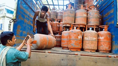 20 நாட்களுக்கு வீட்டு சிலிண்டர்கள் கையிருப்பு..