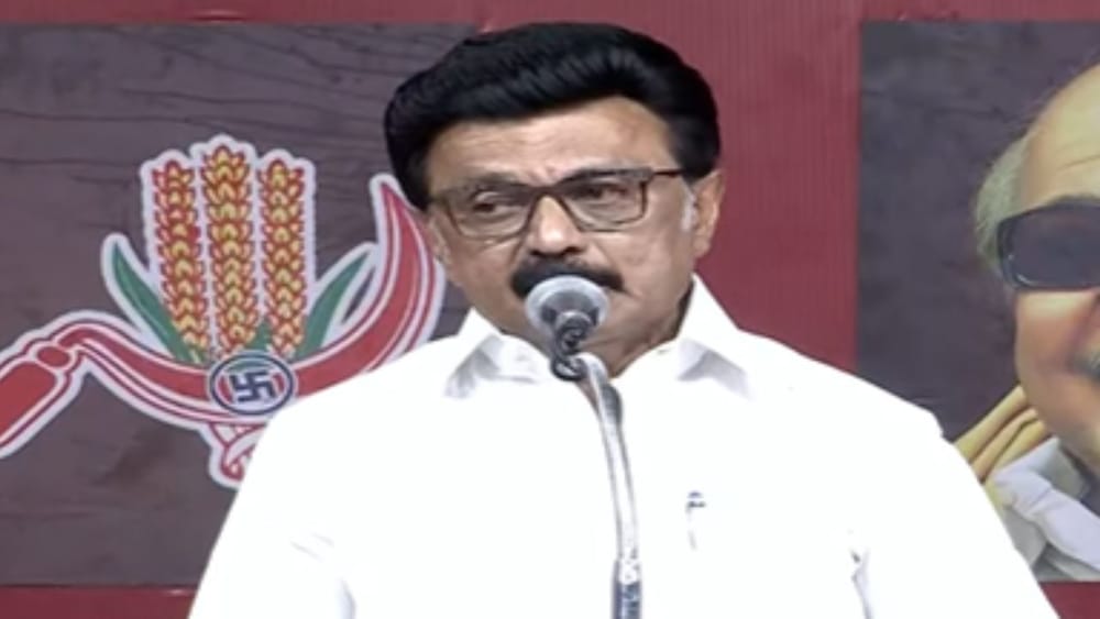 திமுக தேர்தல் அறிக்கையை பார்த்து எடப்பாடி புலம்புகிறார்