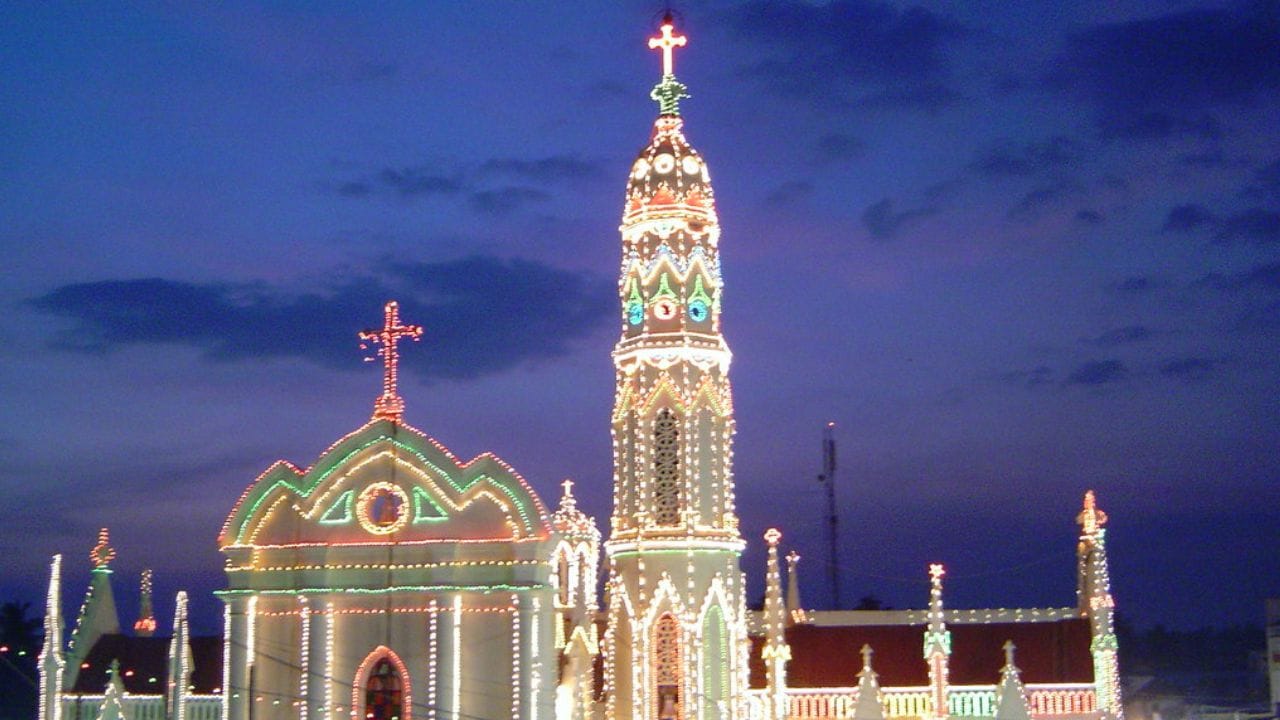 நாகர்கோவில் தொகுதியைப் பொருத்தவரையில் சிறுபான்மையினரின் வாக்குகள் அதிகமாக உள்ளன. நாகர்கோவில் நகரம், கோட்டார், வடசேரி, கூளிகிட்ட பகுதிகள் இதில் அடங்குகின்றன. கல்வி, வணிகம், மத சார்பான அமைப்புகள் மற்றும் நகர்ப்புற வாக்காளர்கள் அதிகம் உள்ள தொகுதியாக இது விளங்குகிறது.