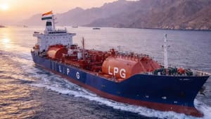 46,000 மெட்ரிக் டன் LPG உடன் இந்தியா வந்த நந்தா தேவி டேங்கர் கப்பல்.. உடனடியாக தமிழகத்திற்கு அனுப்ப ஏற்பாடு!