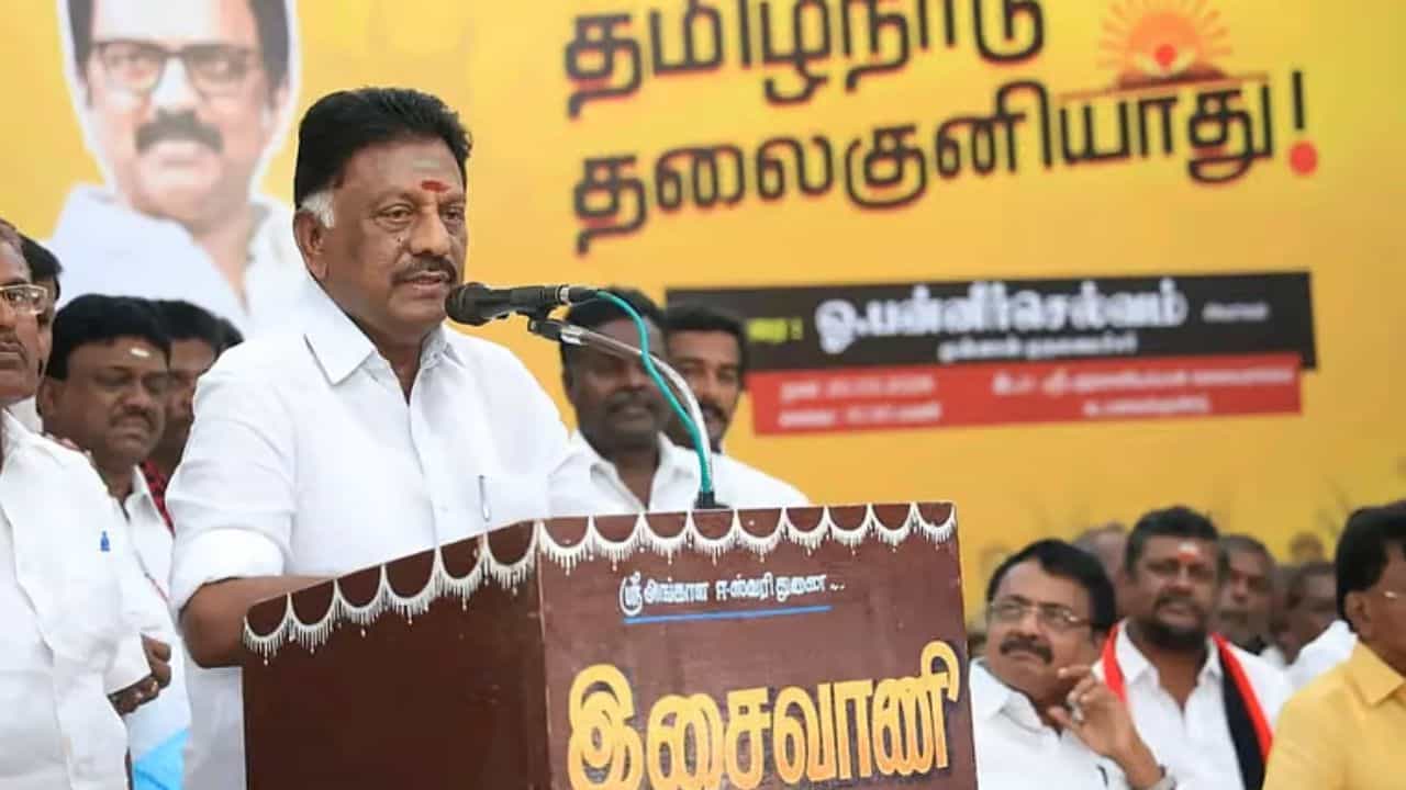 அதிமுகவை குழிதோண்டிப் புதைத்துவிட்டார்கள்!.. இபிஎஸ், ஆர்.பி.உதயகுமார் மீது ஓபிஎஸ் கடும் தாக்கு..