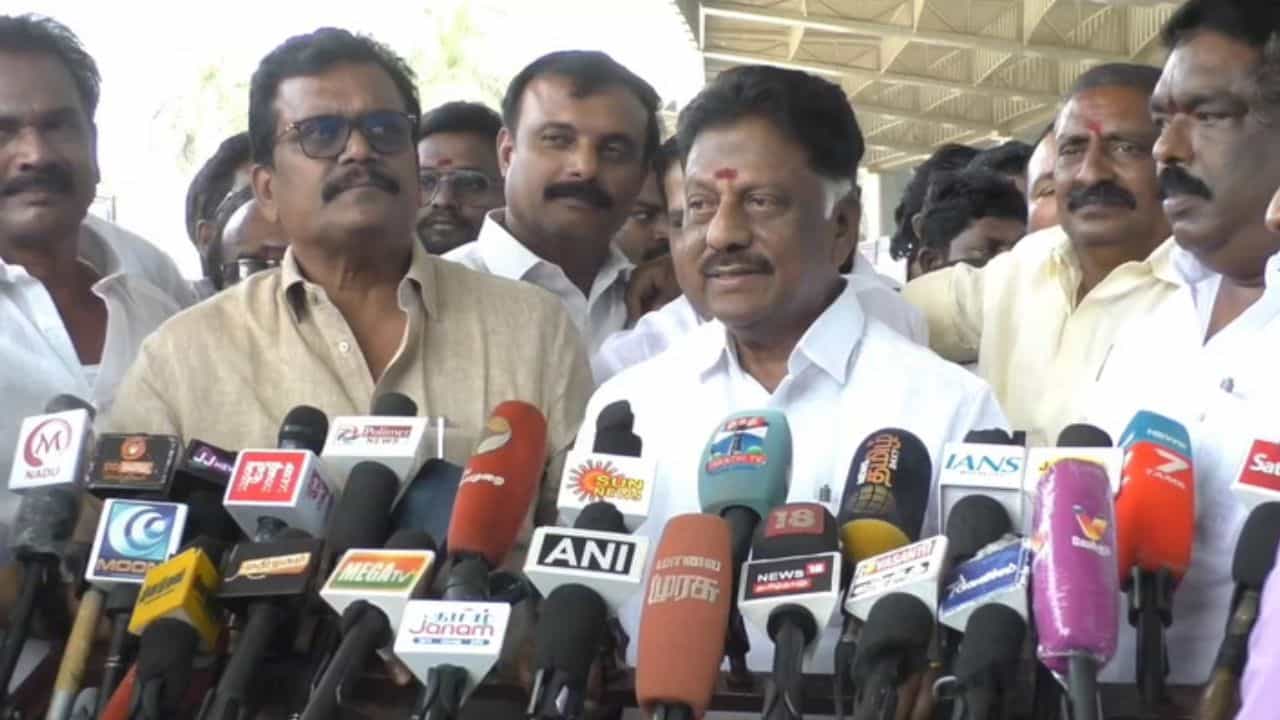 அ.தி.மு.க. தொண்டர்கள் தி.மு.க.வுக்கே வாக்களிப்பார்கள்: ஓ.பி.எஸ்