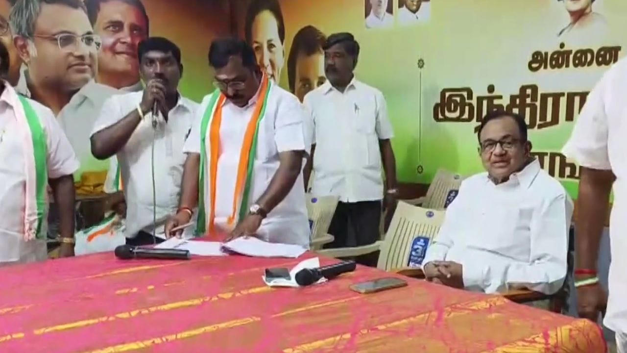 சிவகங்கையில் சட்டமன்ற தேர்தலை முன்னிட்டு ப. சிதம்பரம் ஆலோசனை சிவகங்கையில் சட்டமன்ற தேர்தலை முன்னிட்டு ப. சிதம்பரம் ஆலோசனை