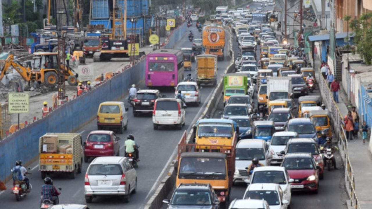 எனவே இதற்கு நிரந்தரத் தீர்வு வழங்க வேண்டும் என மக்கள் தொடர்ந்து கோரிக்கை விடுத்து வருகின்றனர். 
அதே சமயத்தில், இப்பகுதியில் சென்னை விமான நிலையம் அருகில் இருப்பதன் காரணமாகவும் கடுமையான போக்குவரத்து நெரிசல் நிலவி வருகிறது.