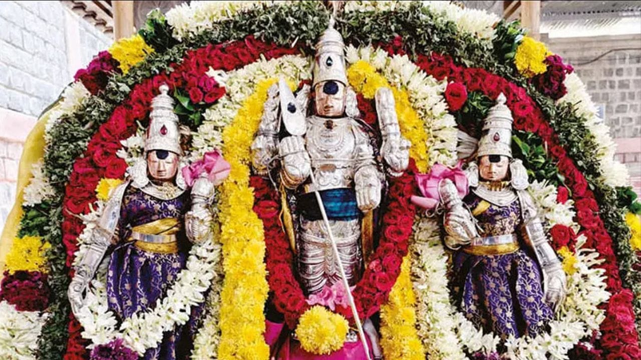 தவிர்க்க வேண்டியவை: பங்குனி உத்திரம் என்பது தேவாதி தேவர்களின் திருமண வைபவங்கள் நடைபெறும் காலம். எனவே, அந்த மாதத்தில் மனிதர்கள் தங்கள் வீட்டுச் சுப நிகழ்ச்சிகளான திருமணம் செய்தல், புதுமனை புகுவிழா (வீடு குடி போகுதல்) போன்றவற்றைச் செய்ய மாட்டார்கள். "பங்குனி கூனி" என்று அழைக்கப்படுவதால், இந்த மாதத்தில் இத்தகைய சுப காரியங்களைத் தவிர்ப்பது மரபு என்று அவர் குறிப்பிடுகிறார்.