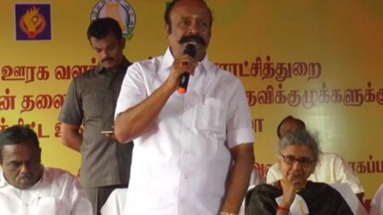 அப்போது,  அவருக்கு  ஊரக வளர்ச்சி மற்றும் வறுமை ஒழிப்பு துறை அமைச்சர் மற்றும் இந்து சமய அறநிலையத்துறை அமைச்சர் பொறுப்பு வழங்கப்பட்டது.  கடந்த  2006 சட்டமன்ற தேர்தலில் திருப்பத்தூர் தொகுதியில்  களமிறங்கிய  கே ஆர் பெரிய கருப்பன் தன்னை எதிர்த்து போட்டியிட்ட அதிமுக வேட்பாளர் கே.கே.உமா தேவனை வீழ்த்தி 44.85 சதவீத வாக்குகள் பெற்று வெற்றியே பதிவு செய்தார். பின்னர்,  2011 ஆம் ஆண்டு நடைபெற்ற சட்டமன்ற தேர்தலில்  இதே தொகுதியில்  களம் இறக்கப்பட்ட கே ஆர் பெரிய கருப்பன்  அதிமுக வேட்பாளர் ராஜ கண்ணப்பனை வீழ்த்தி 48.25 சதவீத வாக்குகள் பெற்று  வெற்றி பெற்றார்.