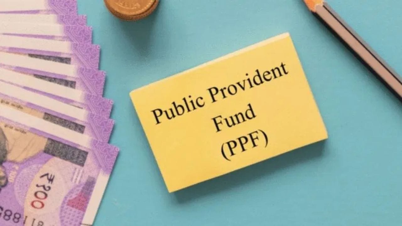 பிபிஎஃப் திட்டத்தை பொருத்தவரை ஒருவரால் ஒரு கணக்கை மட்டுமே திறக்க முடியும். இன்னொரு வங்கியில், இன்னொரு கணக்கு தொடங்கி அதில் பிபிஎஃப் முதலீடு செய்யலாம் என நினைத்தால் அது முற்றிலும் தவறானது. காரணம் அவ்வாறு நீங்கள் தொடங்கும் இரண்டாவது முதலீட்டுக்கு வட்டி வழங்கப்படாது. 