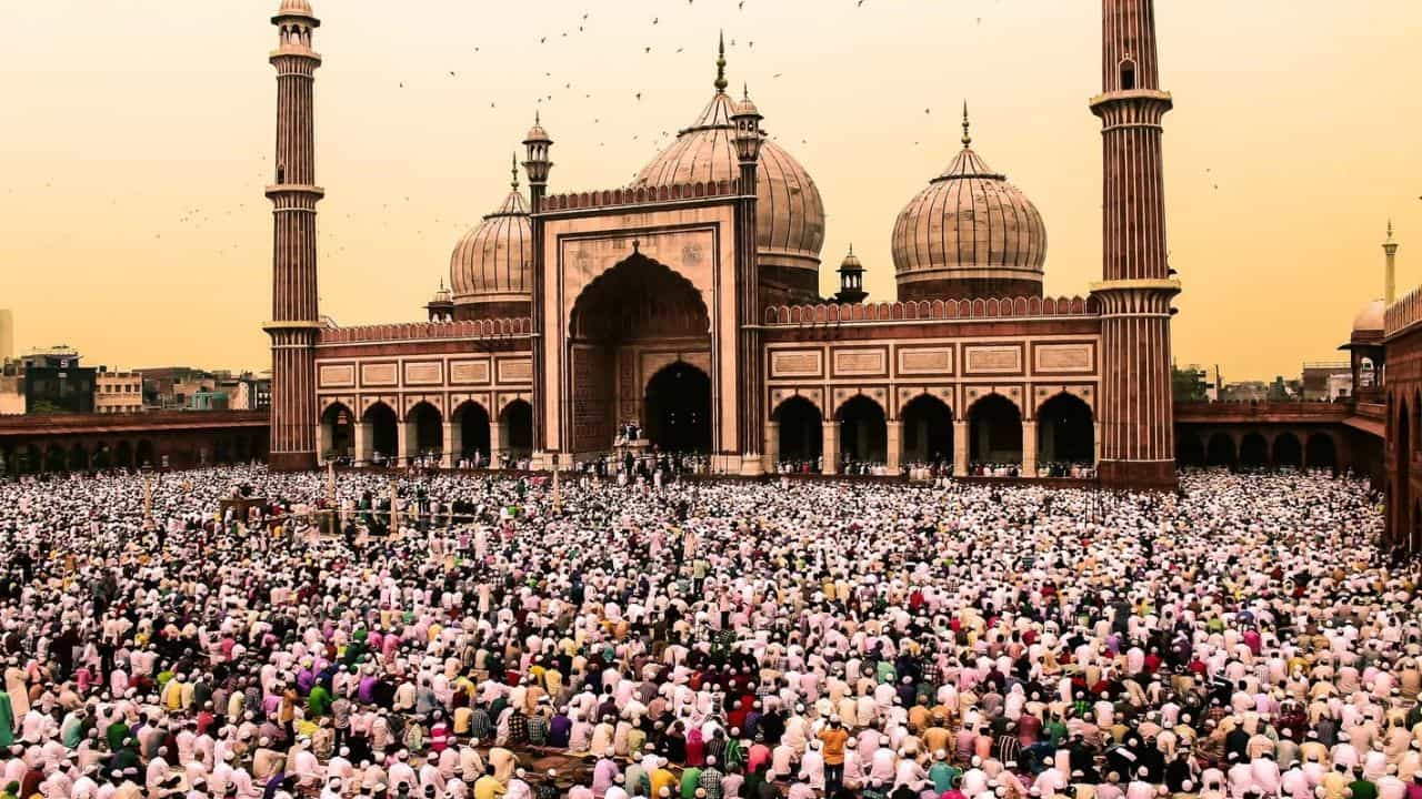 ரமலான் பண்டிகை... தமிழகம் முழுவதும் இஸ்லாமியர்கள் சிறப்பு தொழுகை!