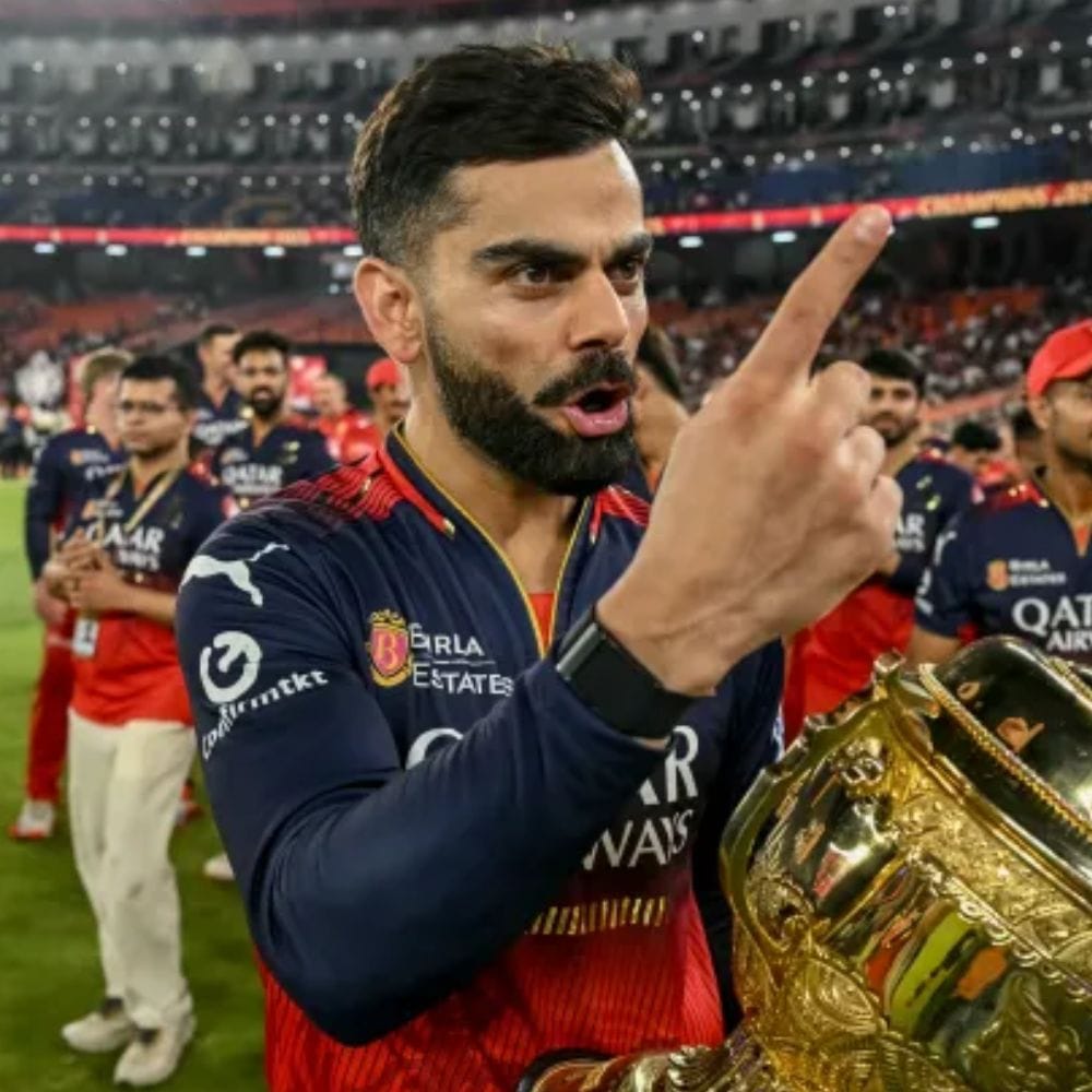 2019ம் ஆண்டு ஐபிஎல் அறிமுகப் போட்டியில் விளையாடிய ராயல் சேலஞ்சர்ஸ் பெங்களூரு, சென்னை சூப்பர் கிங்ஸ் அணியிடம் 7 விக்கெட் வித்தியாசத்தில் தோல்வியடைந்தது. முதலில் பேட்டிங் செய்த பெங்களூரு வெறும் 70 ரன்களுக்கு ஆல் அவுட்டானது, ஆனால். சென்னை இலக்கைத் துரத்தி 3 விக்கெட்டுகளை இழந்து வெற்றி பெற்றது.