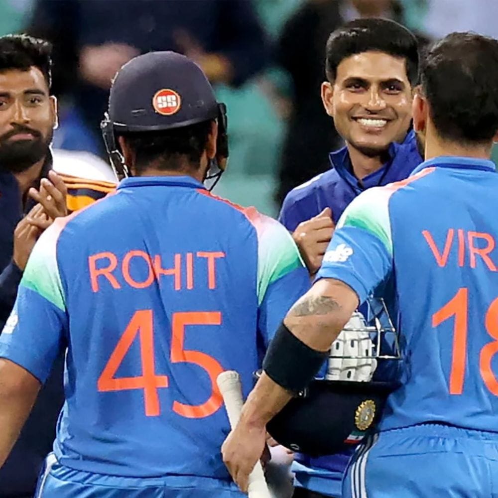 பிசிசிஐ அட்டவணை வெளியிடப்பட்ட நிலையில், தங்களுக்குப் பிடித்த வீரர்களான விராட் கோலி மற்றும் ரோஹித் சர்மா அடுத்த ஆண்டில் எத்தனை முறை விளையாடுவார்கள் என்பதை அறிய இந்திய ரசிகர்களும் ஆவலாக இருப்பார்கள். விராட் கோலி மற்றும் ரோஹித் சர்மா விளையாடும் அனைத்து தேதிகளின் பட்டியல் இதோ.