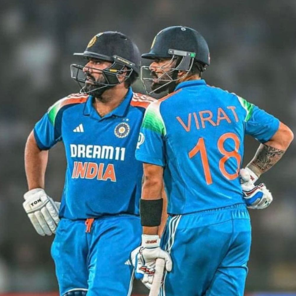 அடுத்த 12 மாதங்களில் இந்திய அணி தனது சொந்த மண்ணில் 12 ஒருநாள் போட்டிகளில் மட்டுமே விளையாடும். விராட் கோலியும் ரோஹித் சர்மாவும் இந்தப் போட்டிகள் அனைத்திலும் விளையாடினாலும் கூட, அடுத்த காலாண்டர் ஆண்டில் அவர்களால் அதிகபட்சமாக 12 போட்டிகளில் மட்டுமே விளையாடுவார்கள்.