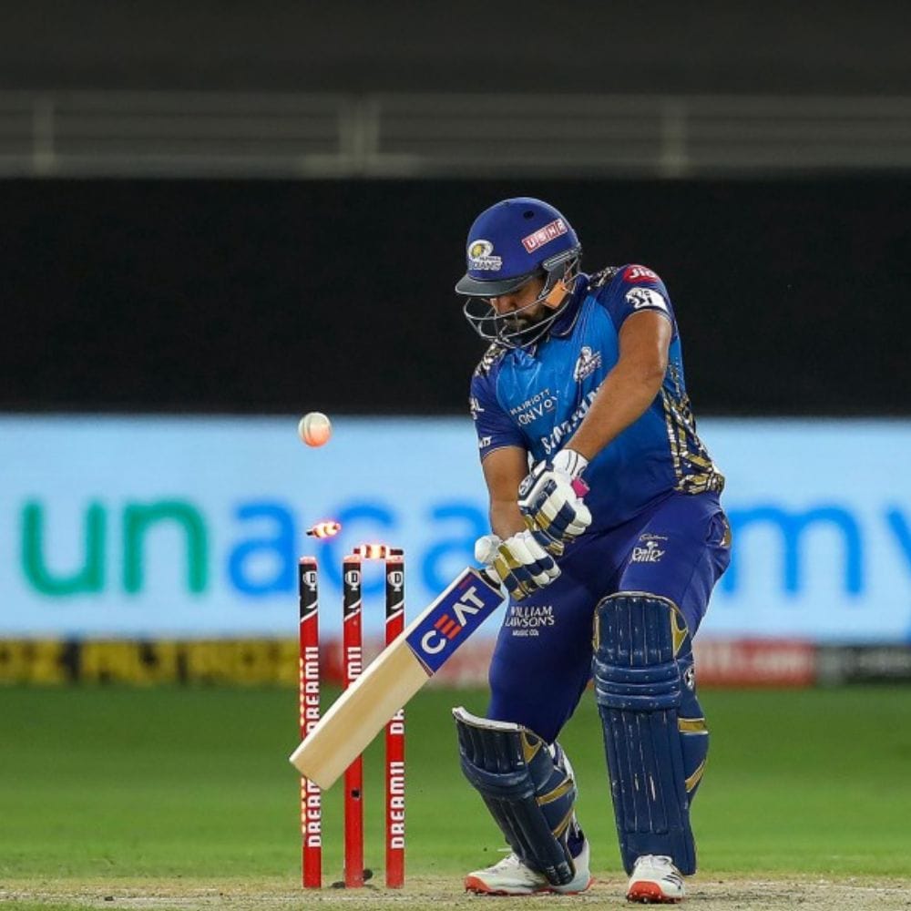 ஐபிஎல் 2026 தொடரில் ரோஹித் இரண்டு இன்னிங்ஸ்களில் டக் அவுட் ஆனால், ஐபிஎல் வரலாற்றில் அதிக முறை டக் அவுட் ஆன பேட்ஸ்மேன் என்ற பெருமையை பெறுவார். இந்த விரும்பத்தகாத சாதனை அவர் பெயரில் பதிவு செய்யப்படும்.