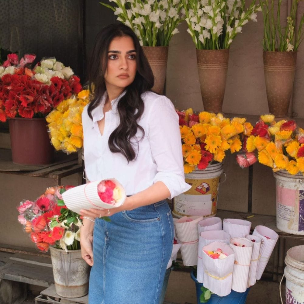 இவ்வாறு பிரபலமான இவருக்கு தொடர்ந்து தமிழ் மற்றும் தெலுங்கு போன்ற மொழிகளில் நடிக்கும் வாய்ப்புகள் குவிந்தது என்று கூறலாம். அதில் தமிழில் இவருக்கு முதல் திரைப்படமாக அமைந்தது ஏஸ். 2025ம் ஆண்டில் வெளியான இப்படத்தில் விஜய் சேதுபதிக்கு ஜோடியாக நடித்திருந்தார்.