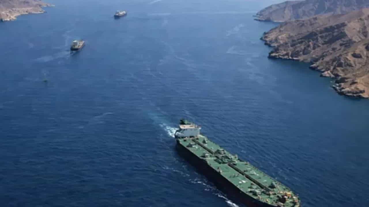 ஹார்முஸ் கடல்வழி பிரச்னை - இந்தியாவுக்கு நல்ல செய்தி - புதிய எண்ணெய் பாதையை திறந்த சவுதி அரேபியா