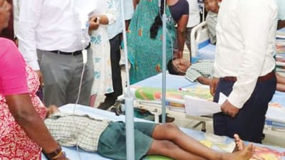 கோவை பள்ளியில் மதிய உணவு சாப்பிட்டு மயங்கி விழுந்த 43 மாணவர்கள்!