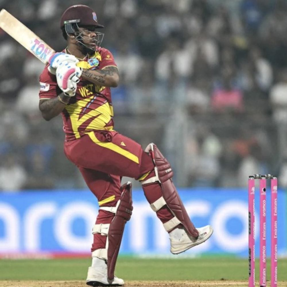 இதன் மூலம், ஹெட்மையர் பாகிஸ்தான் தொடக்க வீரர் சாஹிப்சாதா ஃபர்ஹானின் சாதனையை முறியடித்தார். 18 சிக்ஸர்கள் அடித்த ஃபர்ஹான் இதுவரை முதலிடத்தில் இருந்தார். இப்போது ஹெட்மையர் முதல் இடத்தை அடைந்துள்ளார். 2024 உலகக் கோப்பையில் 17 சிக்ஸர்கள் அடித்த முன்னாள் வெஸ்ட் இண்டீஸ் ஜாம்பவான் நிக்கோலஸ் பூரனின் சாதனையையும் ஹெட்மையர் முறியடித்துள்ளார்.