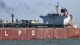 LPG Crisis:  கத்தாரிலிருந்து இந்தியா வந்த 46,000 மெட்ரிக் டன் எல்பிஜி.. எத்தனை சிலிண்டர்களை நிரப்பும் தெரியுமா?