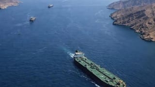 ஹேப்பி நியூஸ்.. ஹார்முஸ் ஜலசந்தி வழியாக இந்திய கப்பல்கள் செல்ல ஈரான் அனுமதி.. இனி எரிபொருள் இருப்பு சீராகும்!