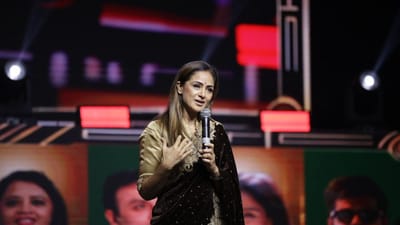 இந்திய சினிமாவின் எவர்கிரீன் ஐகான் விருதை வென்ற சிம்ரன்...