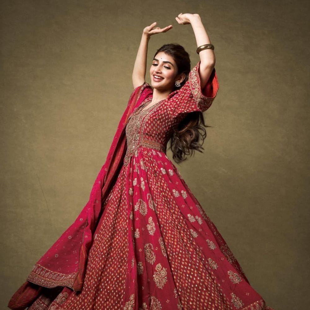 தற்போது தமிழில் நடிப்பதற்கு இவர் ஆர்வம் காட்டிவரும் நிலையில், மீண்டும் சிவகார்த்திகேயனுடன் புது படத்தில் இணைவதாக கூறப்படுகிறது. மேலும் இவருக்கு இணையதளங்களில் தொடர்ந்து நெகடிவ் விமர்சனங்கள் எழுந்துவரும் நிலையில், அதற்கெல்லாம் பதிலளிக்கும் விதத்தில், விளக்கமாக பேசியுள்ளார்.