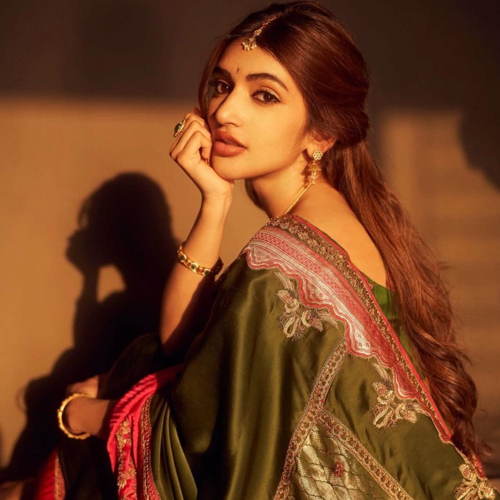 மேலும் பேசிய அவர், தற்போது நான் பாராட்டையும், விமர்சனங்களையும் சமாளிப்பதற்கு கற்றுக்கொண்டேன், தேவையான விஷயத்தை மட்டுமே எடுத்துக்கொள்கிறேன் மேலும்  தேவையற்ற விஷயங்களை மொத்தமாக புறக்கணித்துவிடுவேன் அந்த அதில் ஸ்ரீலீலா தெரிவித்துள்ளார்.