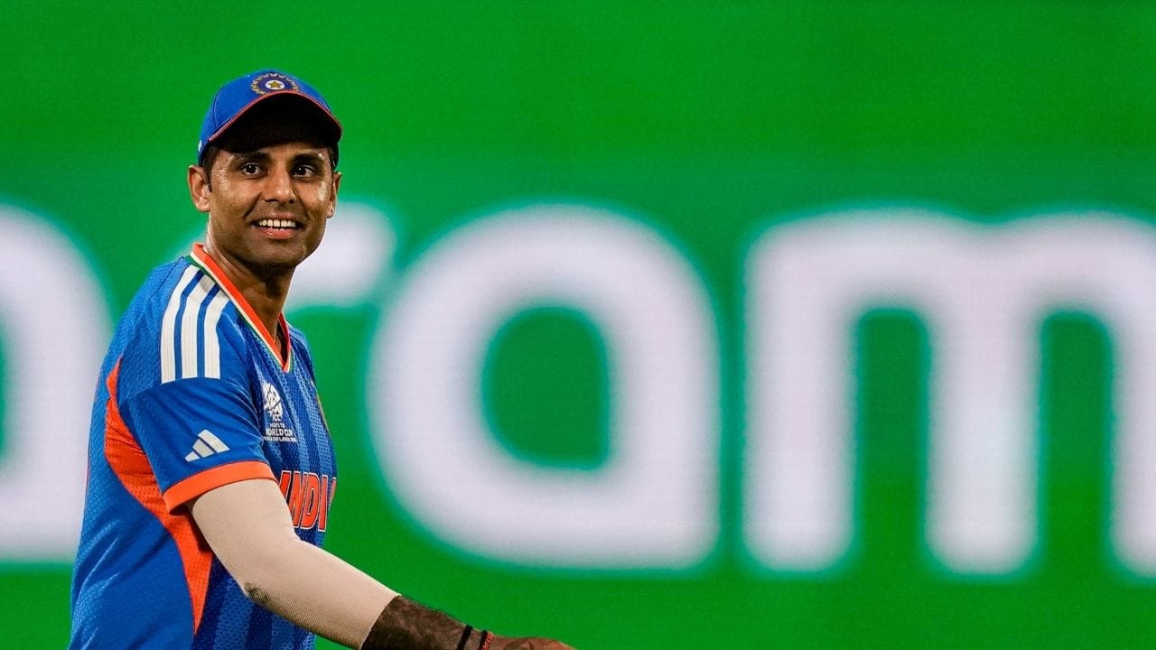 அதில் ஒன்று தென்னாப்பிரிக்காவுக்கு எதிராகவும், மற்றொன்று கடந்த உலகக்கோப்பையில் ஆப்கானிஸ்தானுக்கு எதிராகவும் அமைந்தது என அவர் குறிப்பிட்டார். அதற்கு பிறகு எந்த பெரிய அணிக்கும் எதிராக அரைசதம் அடிக்கவில்லை. அவரைப் போன்ற திறமையான வீரரிடம் இருந்து இதனை எதிர்பார்க்கவில்லை என்றார்.