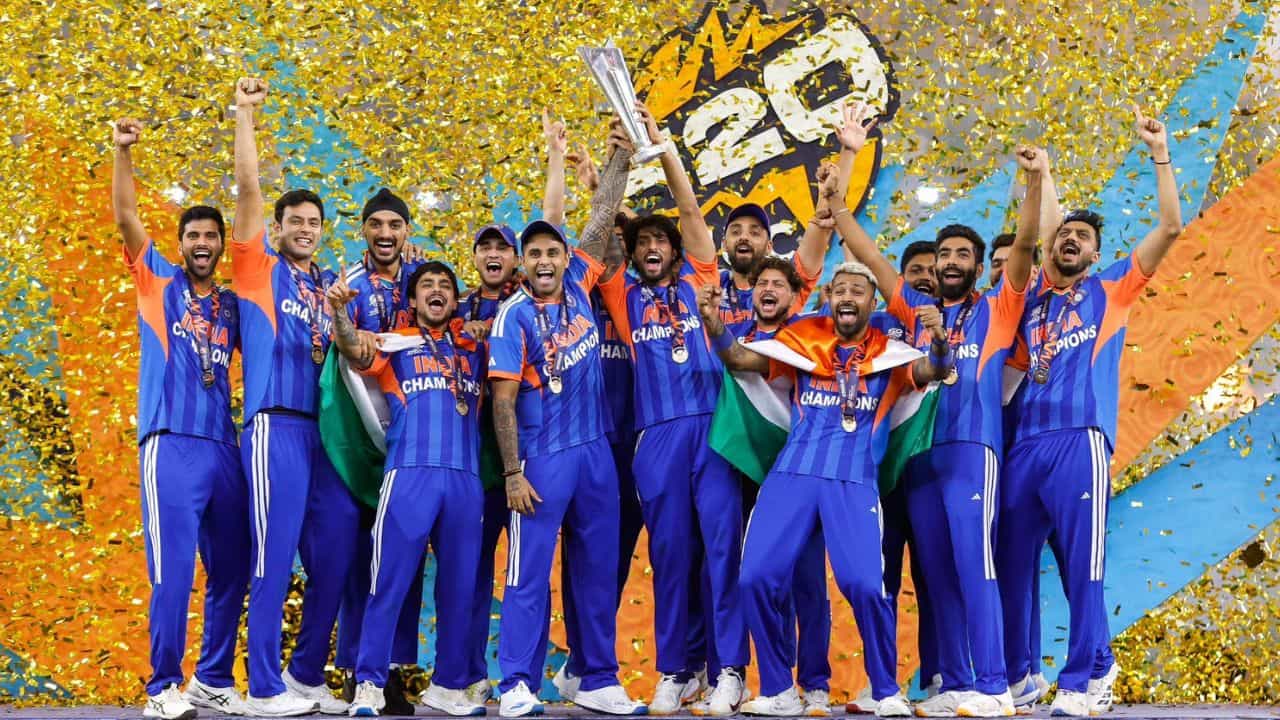 டி20 உலகக்கோப்பை வெற்றி.. இந்திய அணிக்கு அடித்தது ஜாக்பாட்.. ரூ.131 கோடி பரிசுத் தொகை அறிவித்த பிசிசிஐ..