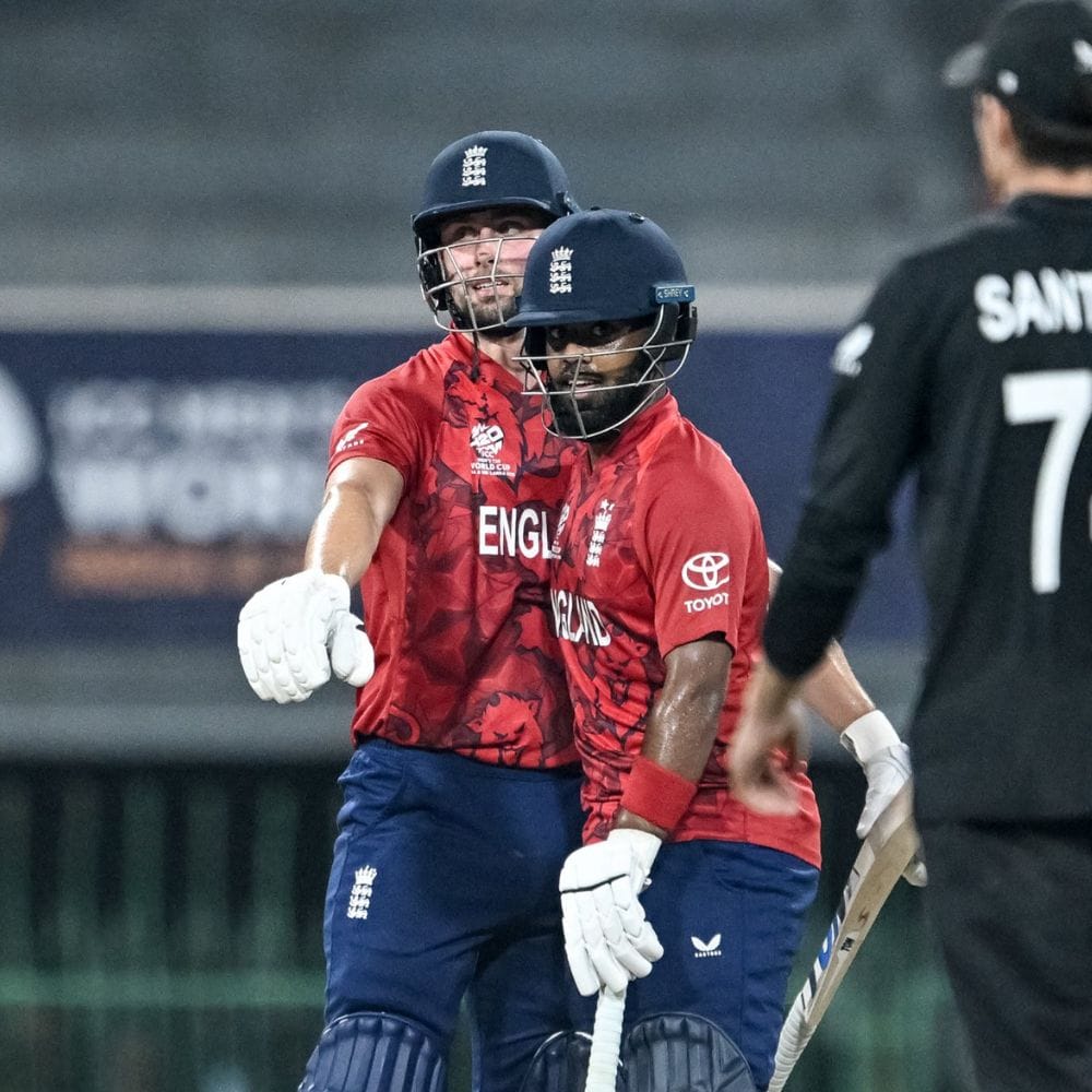 2026 டி20 உலகக் கோப்பை: 20 அணிகளுடன் தொடங்கிய டி20 உலகக் கோப்பை, தற்போது வெறும் 4 அணிகளாகக் குறைந்துள்ளது. மீதமுள்ள 16 அணிகளின் உலகக் கோப்பையில் இருந்து வெளியேறியது. இந்த நான்கு அணிகளும் நாக் அவுட் போட்டிகளில் ஒன்றையொன்று எதிர்கொண்டு இறுதிப்போட்டிக்கு செல்ல முயற்சிக்கும்.