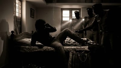 திருடப்போன இடத்தில் அசந்து தூங்கிய கொள்ளையன்.. விநோதச் சம்பவம்..