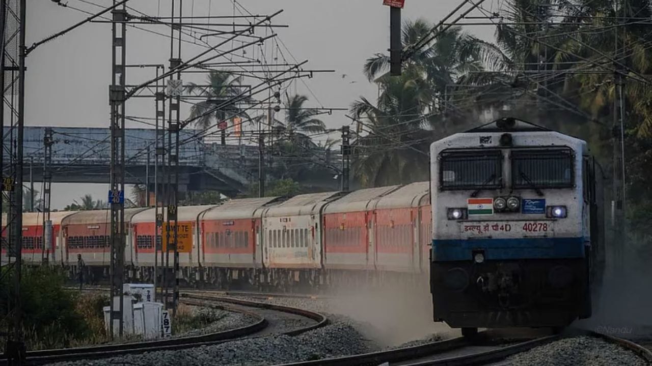 தூத்துக்குடி மக்களுக்கு ஹேப்பி நியூஸ்.. கோடை விடுமுறைக்காக சிறப்பு ரயில்கள்.. லிஸ்ட் இதோ!
