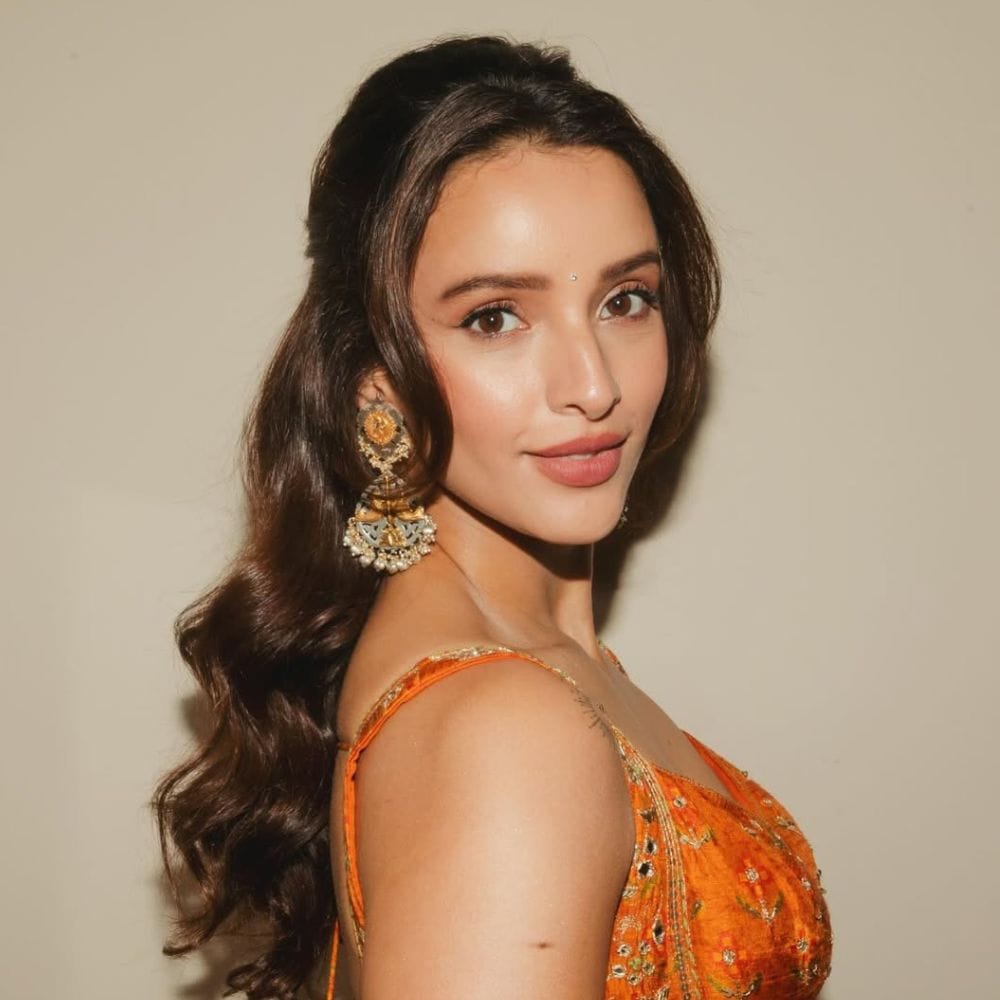 அதில் நடிகை திருப்தி டிம்ரி, தன்னம்பிக்கை மற்றும் நேர்மையே ஒருவருக்கு உண்மையான அழகை தருகிறது. வெளிப்புறத்தில் இருக்கும் அழகை விடவும், உள்ளார்ந்த அமைதியே மிகவும் முக்கியமான விஷயம் என அவர் தெரிவித்துள்ளார். தற்போது இவர் பேசிய விஷயம் ரசிகர்கள் மத்தியில் வைரலாகிவருகிறது.