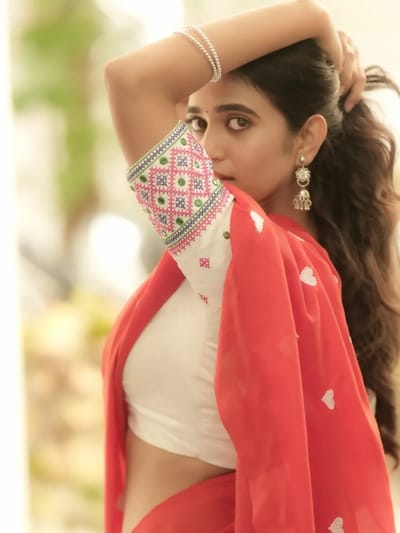 வைரலாகும் சக்தி திருமகன் பட நடிகையின் போட்டோஸ் வைரல்