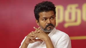 தலைமை செயலகத்தில் தவெக தலைவர் விஜய்.. தலைமை தேர்தல் அதிகாரியிடம் புகார்..