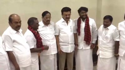 திமுகவில் இணைந்த புதுச்சேரி முன்னாள் அமைச்சரின் மகன்..!