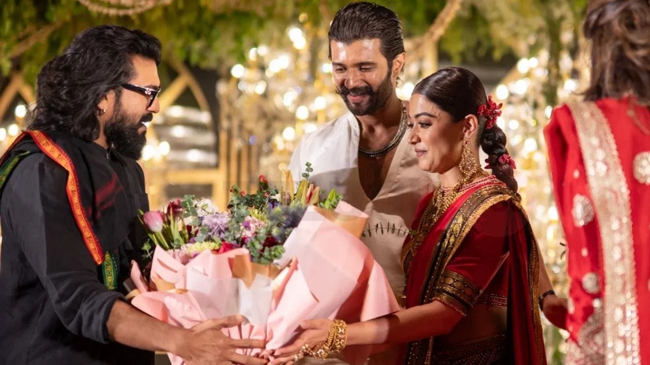 மெகா ஸ்டார் சிரஞ்சீவி, கே.டி.ஆர், நாகார்ஜுனா, வெங்கடேஷ், ராம் சரண், ஸ்ரீகாந்த் மற்றும் பிற திரைப்பட மற்றும் அரசியல் பிரபலங்கள் விஜய் - ராஷ்மிகா வரவேற்பு நிகழ்ச்சியில் கலந்து கொண்டனர். அவர்கள் புதுமணத் தம்பதியினரை வாழ்த்தினர்.