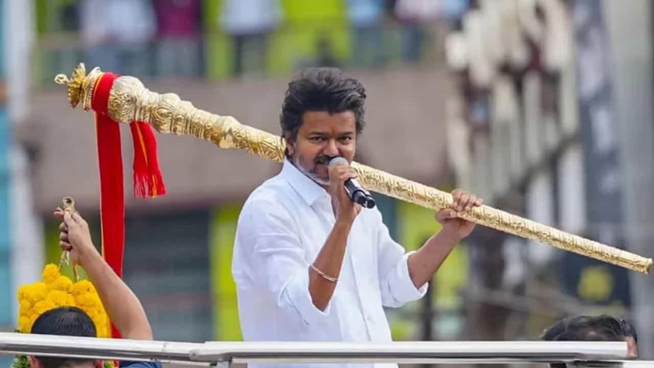 சட்டமன்ற தேர்தல்... திமுகவுக்கு தண்ணி காட்ட பலே திட்டம்... விஜய் எடுக்கும் புதிய பார்முலா..!