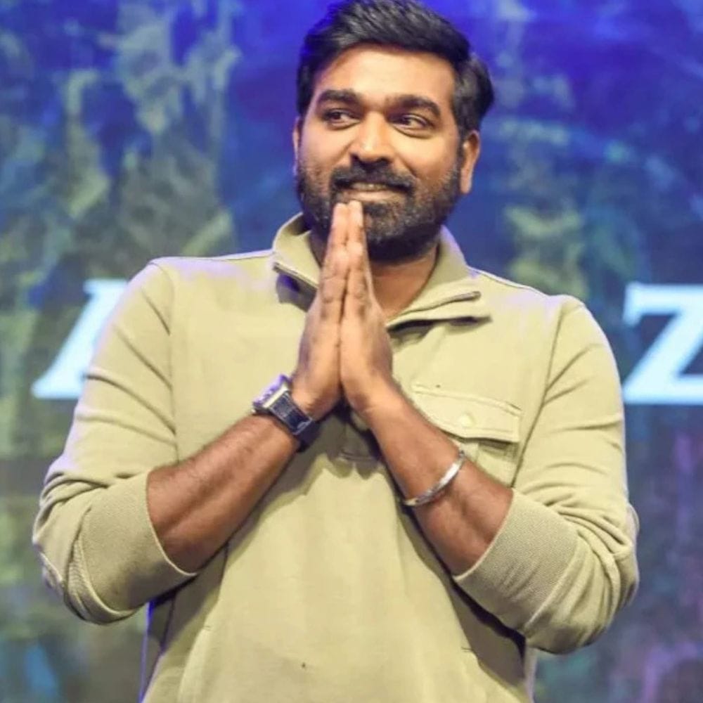 அதில் விஜய் சேதுபதி பேசுகையில், தற்போதுள்ள திரைப்பட தயாரிப்பாளர்கள் எல்லாருமே குடுத்துவெச்சவங்க. அவர்களுக்கு தேவையான பல ஐடியாக்களை ஏ.ஐ கொடுக்கிறது. ஏ.ஐ வெறும் ஐடியாதான் கொடுக்கும், அதை நாம் தான் தேர்வு செய்யவேண்டும். தேர்வு செய்யும் உங்களுக்கு அந்த கலையை பற்றி தெளிவாக தெரிந்திருக்கவேண்டும் என கூறினார்.