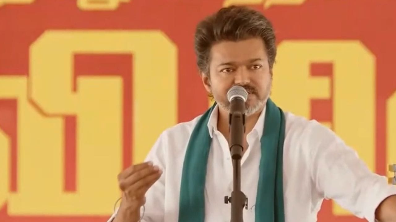 சிலை வைப்பதற்கு மட்டும் எங்கிருந்து காசு வருகிறது.. தவெக தலைவர் விஜய் கேள்வி! சிலை வைப்பதற்கு மட்டும் எங்கிருந்து காசு வருகிறது.. தவெக தலைவர் விஜய் கேள்வி!