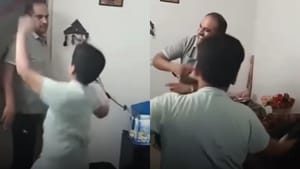 Viral Video : பணி முடிந்து வீடு திரும்பும் தந்தையை உற்சாக நடனமாடி வரவேற்ற மகன்.. வைரல் வீடியோ! Viral Video : பணி முடிந்து வீடு திரும்பும் தந்தையை உற்சாக நடனமாடி வரவேற்ற மகன்.. வைரல் வீடியோ!