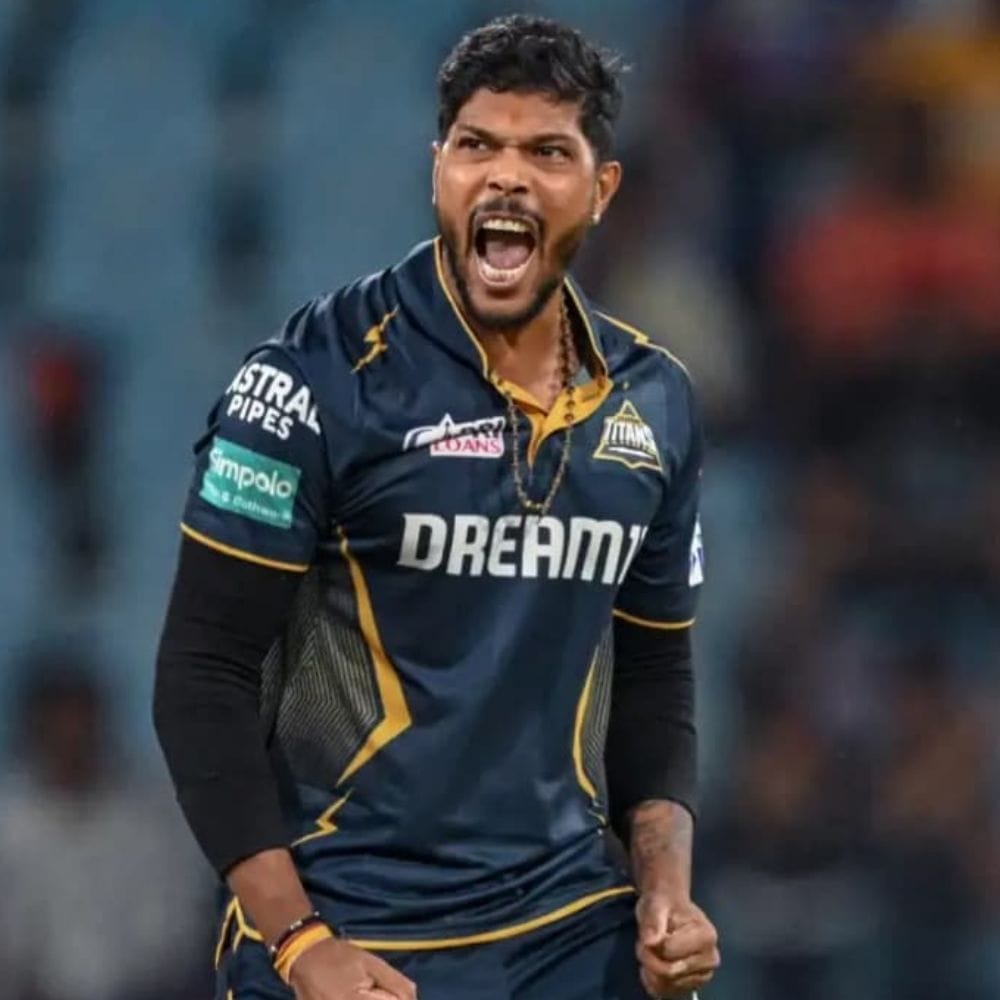 விராட் கோலி 175 ஸ்டிரைக் ரேட்டில் உமேஷ் யாதவுக்கு எதிராக 96 பந்துகளில் 7 சிக்ஸர்கள் மற்றும் 19 பவுண்டரிகளுடன் 168 ரன்கள் குவித்துள்ளார்.  இதன்மூலம், உமேஷ் யாதவுக்கு எதிராக சிறப்பான ஸ்டிரைக் ரேட்டில் விராட் கோலியின் செயல்பாடு சிறப்பாகவே உள்ளது.