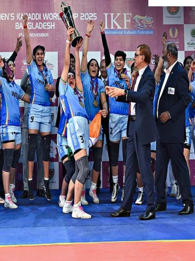 விளையாட்டு உலகில் மகளிர் படைத்த அழகிய தருணங்கள்..!