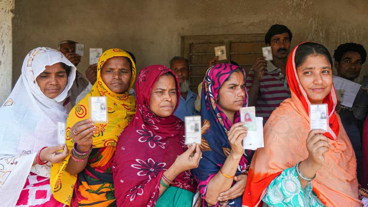 6 மணிக்குள் வாக்குச்சாவடிக்கு வந்தவர்கள் காத்திருந்து வாக்களிக்கலாம் - சென்னை தேர்தல் அலுவலர் குமரகுருபரன்..