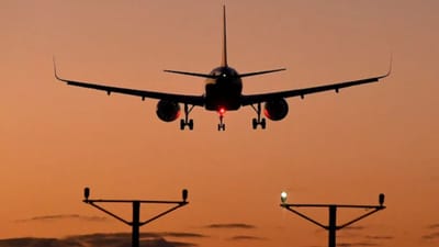 தேர்தல் நேரம்... விண்ணை முட்டும் விமான கட்டணம்!