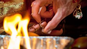 கல்லாய் உறுதிகொள்… திருமணத்தில் அம்மி மிதிப்பதன் ரகசியம் என்ன?...