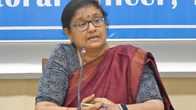 மாவட்ட தேர்தல் அதிகாரிகளுடன் தலைமை தேர்தல் அதிகாரி அர்ச்சனா பட்நாயக் முக்கிய ஆலோசனை.....