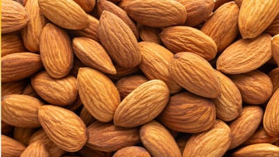 ஊறவைத்த பாதாம்: காலை சாப்பிட்டால் கிடைக்கும் 5 அற்புத நன்மைகள்..!