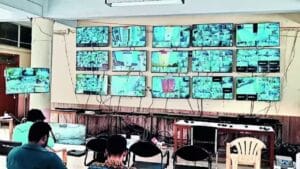 பாதுகாப்பு அறையில் 2 மணி நேரம் கேமரா இணைப்பு கட்..பெரும் பரபரப்பு