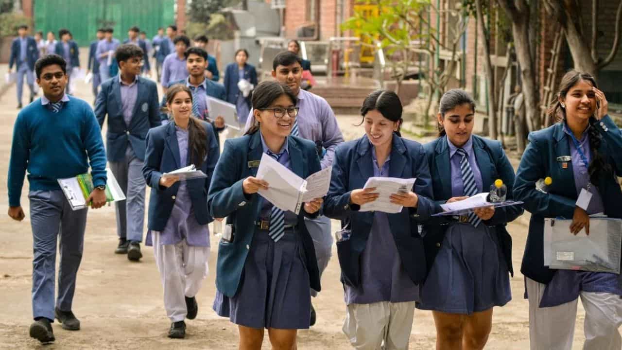 வெளியானது சிபிஎஸ்இ 10ஆம் வகுப்பு பொதுத்தேர்வு முடிவுகள்.. பார்ப்பது எப்படி?