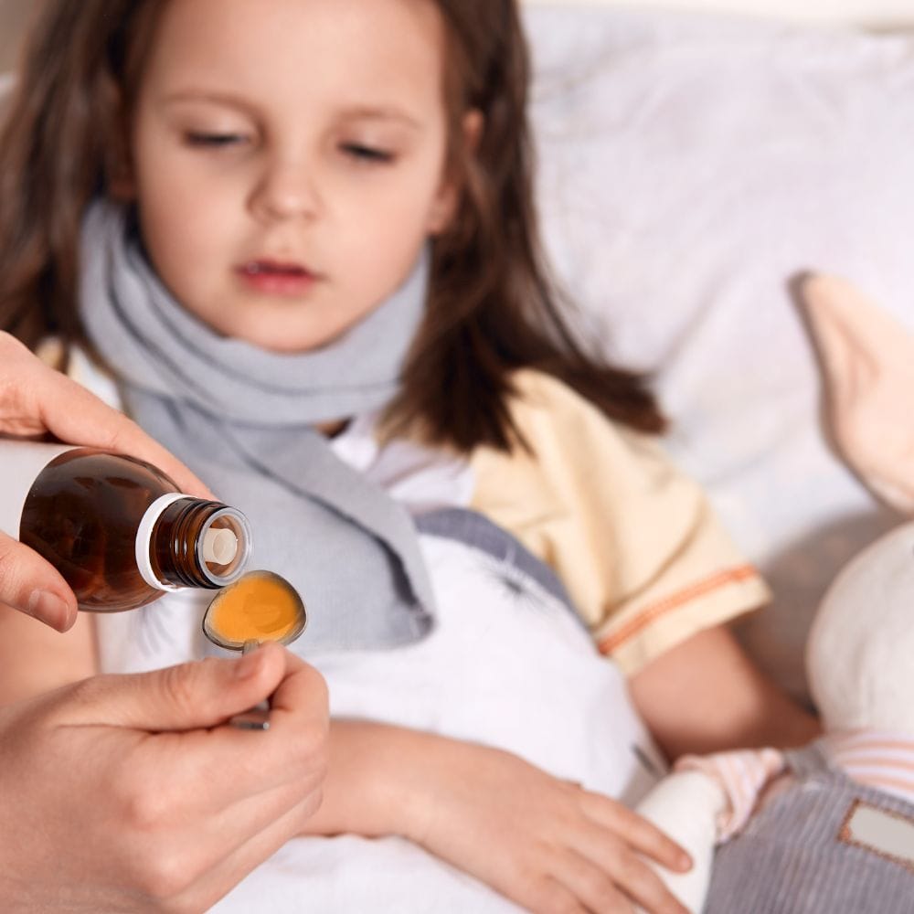 இரத்தத்தில் உள்ள நச்சுக்களை அகற்றுவது, உடலில் நீர் சமநிலையைப் பேணுவது மற்றும் இரத்த அழுத்தத்தைக் கட்டுப்படுத்துவது ஆகியவை சிறுநீரகங்களின் பணிகளாகும். சிறுநீரகங்கள் சரியாகச் செயல்படாவிட்டால், தீங்கு விளைவிக்கும் பொருட்கள் உடலில் தேங்கி, குழந்தைகளின் ஆரோக்கியத்தைப் பாதிக்கின்றன.