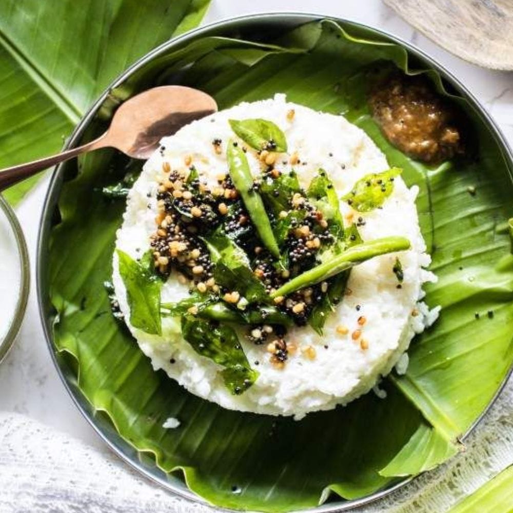 தயிர் சாதம் தென்னிந்திய சமையலில் முக்கியமான உணவாகும்.
கோடைக்காலத்தில் உடலை குளிர்ச்சியாக வைத்திருக்க உதவுகிறது.
குழந்தைகள் முதல் பெரியவர்கள் வரை எளிதாக விரும்பி சாப்பிடுவார்கள்.
நோய் எதிர்ப்பு சக்தியை அதிகரிக்க உதவுகிறது.
சம்மரில் ஏற்படும் தொற்றுகளை தடுக்கும் திறன் கொண்டது.